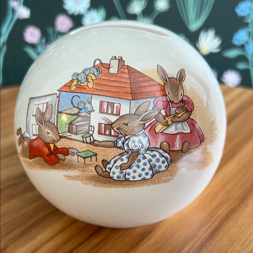 VINTAGE Royal Doulton Bunnykins Money Ball Bank porcelain has stopper EUC 1936
